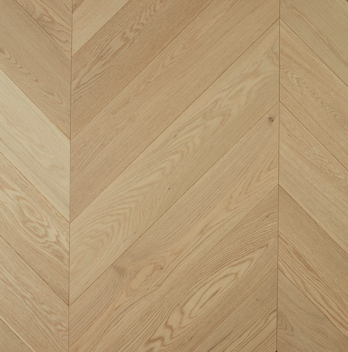 De Marque Oak Hardwood Floor "Chevron Parana"