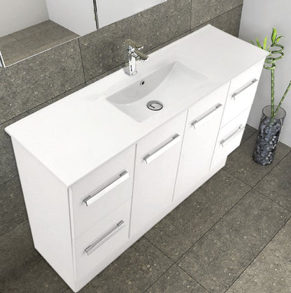 Delgado Slim 900 Vanity on Kickboard