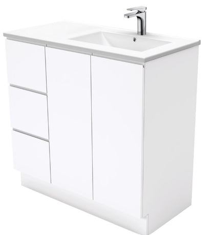 Dolce Fingerpull Gloss White 900 Offset Vanity on Kickboard