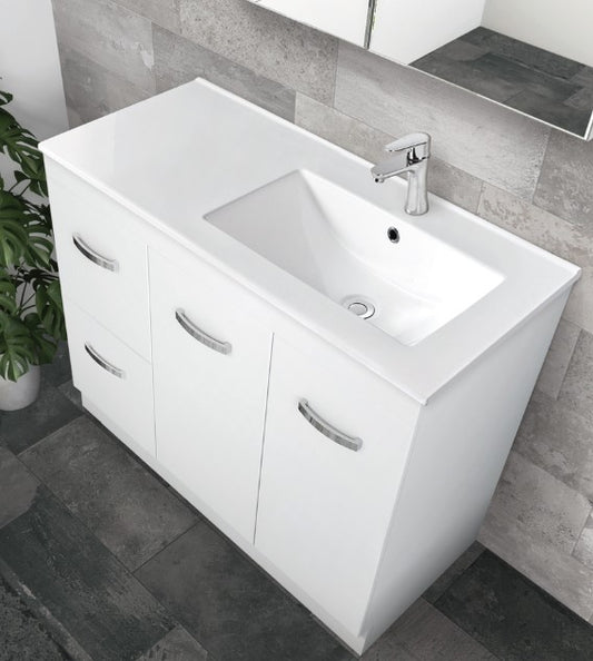 Dolce Unicab™ 900 Offset Vanity on Kickboard