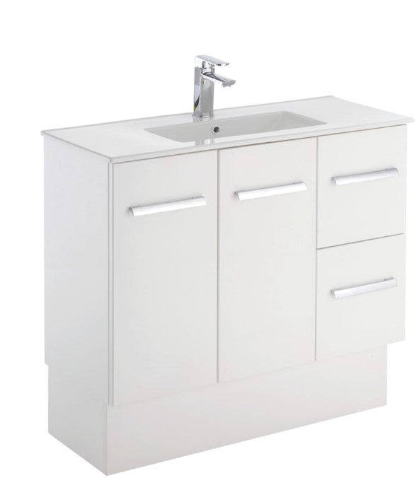 Delgado Slim 900 Vanity on Kickboard